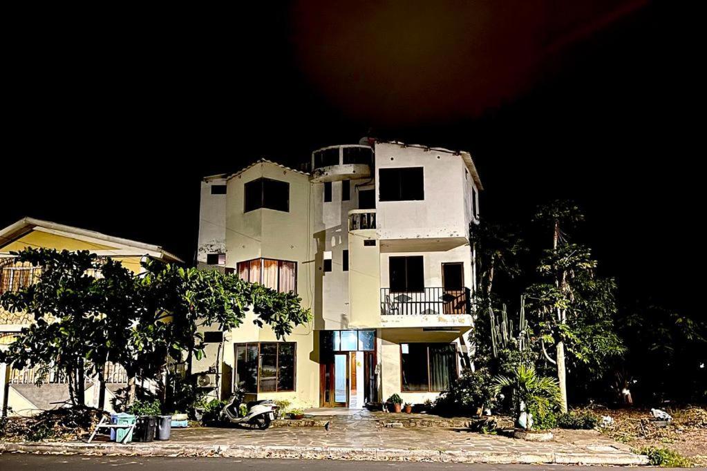 Hostal Vista Al Mar Hotel Puerto Baquerizo Moreno Bagian luar foto