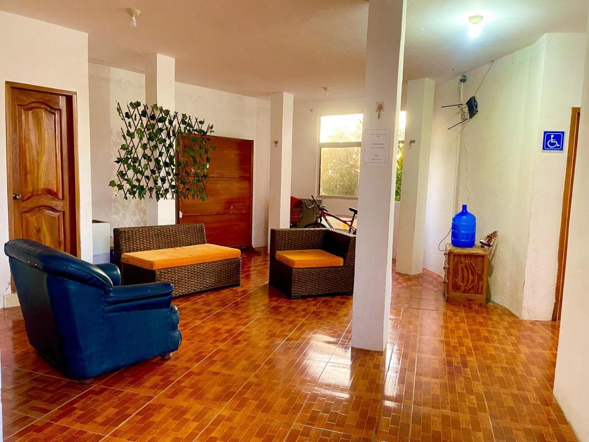 Hostal Vista Al Mar Hotel Puerto Baquerizo Moreno Bagian luar foto