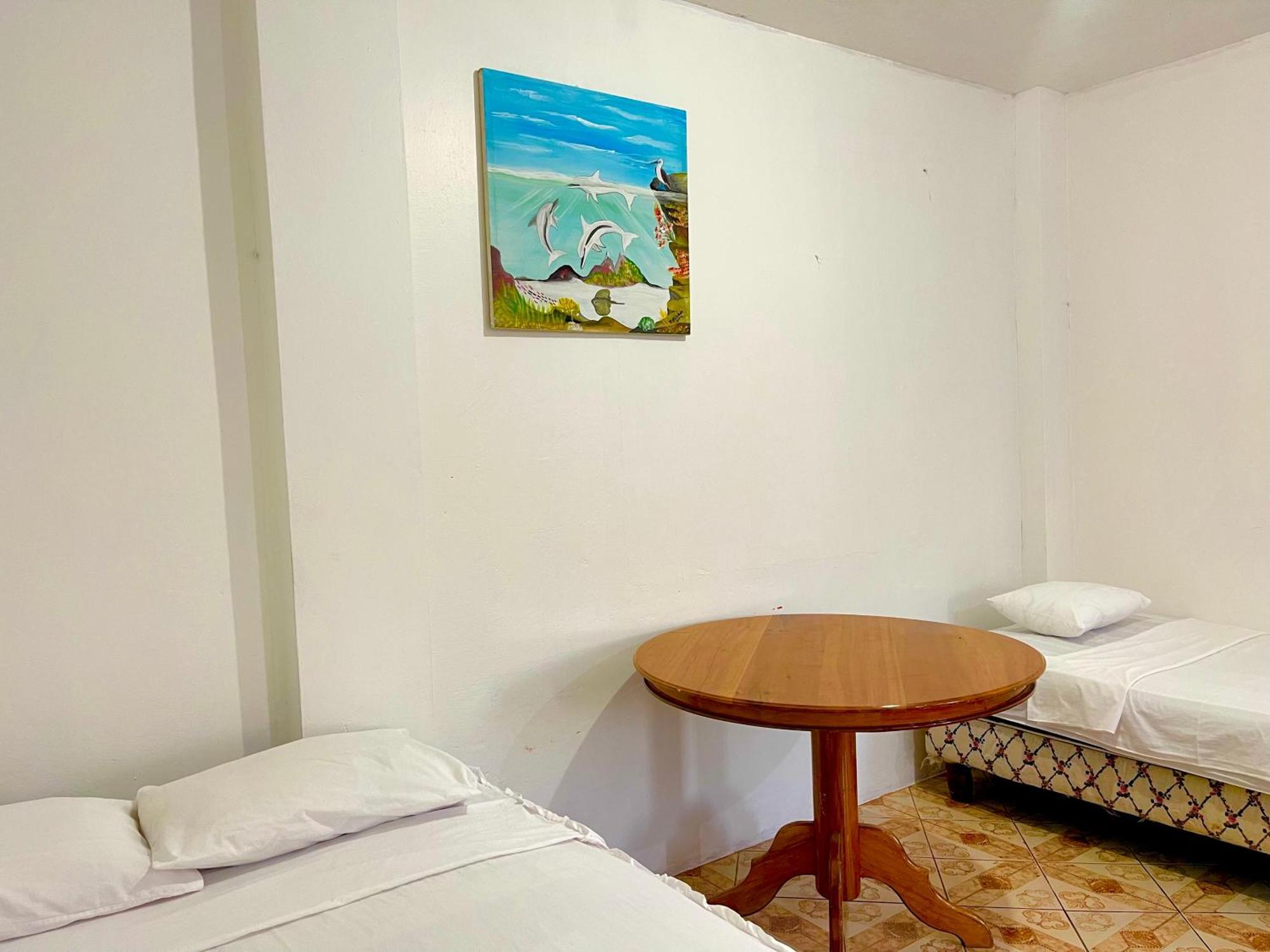 Hostal Vista Al Mar Hotel Puerto Baquerizo Moreno Bagian luar foto