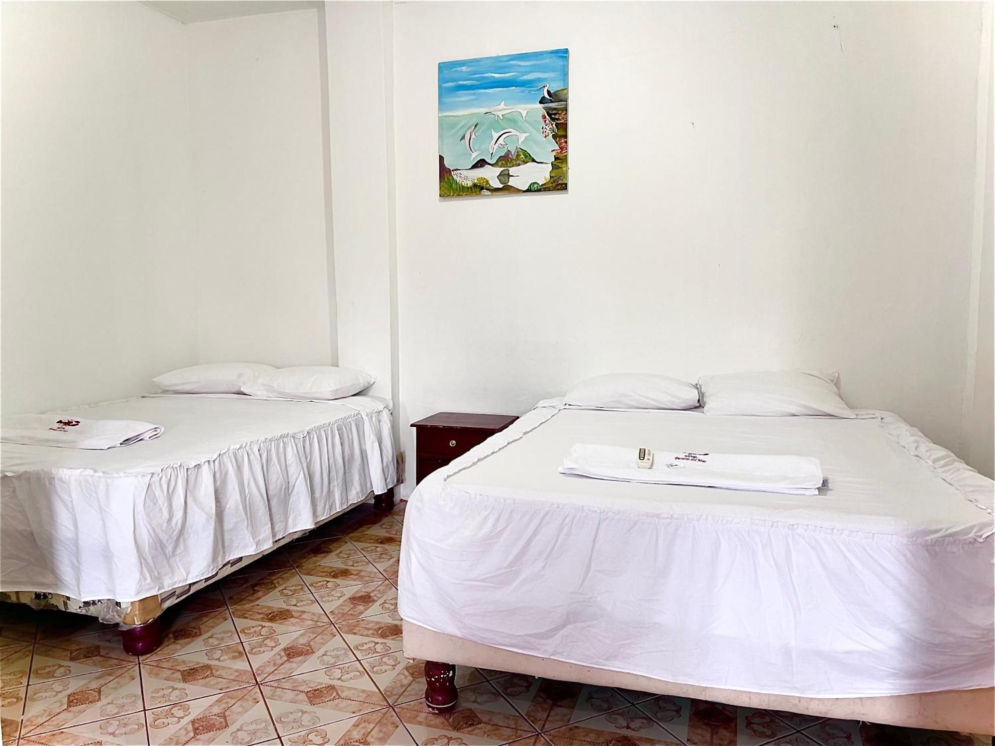 Hostal Vista Al Mar Hotel Puerto Baquerizo Moreno Bagian luar foto